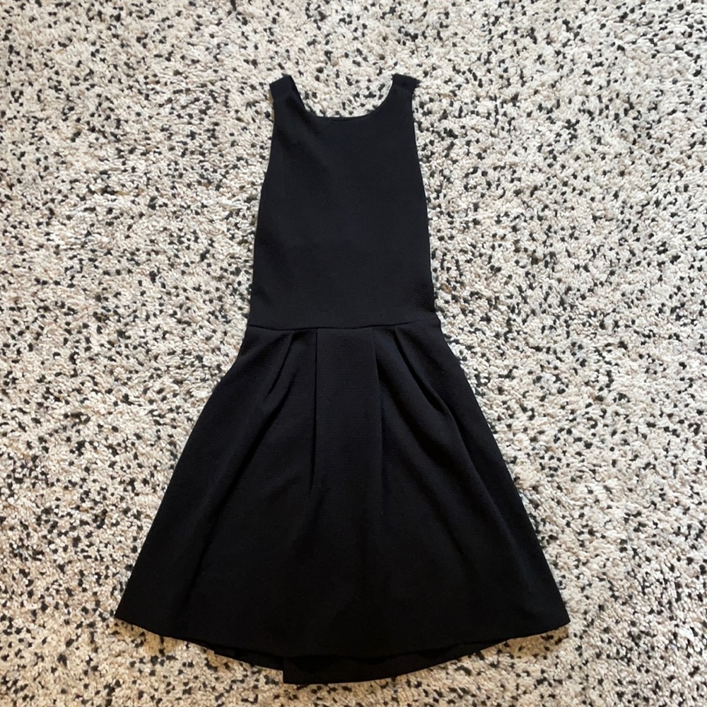 Black medium dress with cross cross back